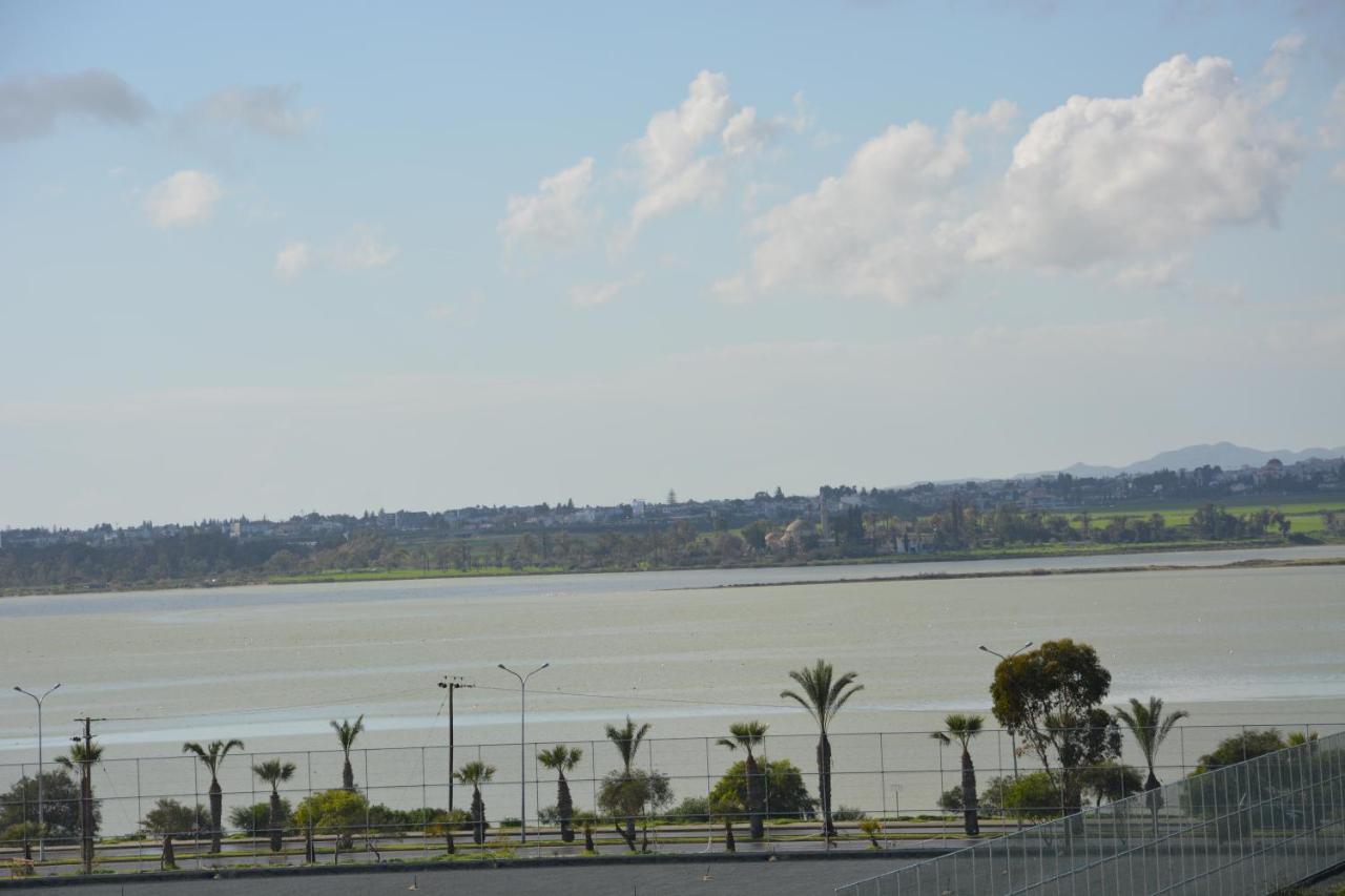 Must Stay - Sea & Salt Lake Panoramic View Apt Larnaca Esterno foto