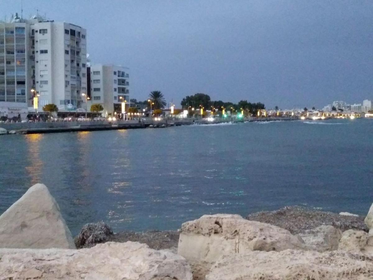 Must Stay - Sea & Salt Lake Panoramic View Apt Larnaca Esterno foto