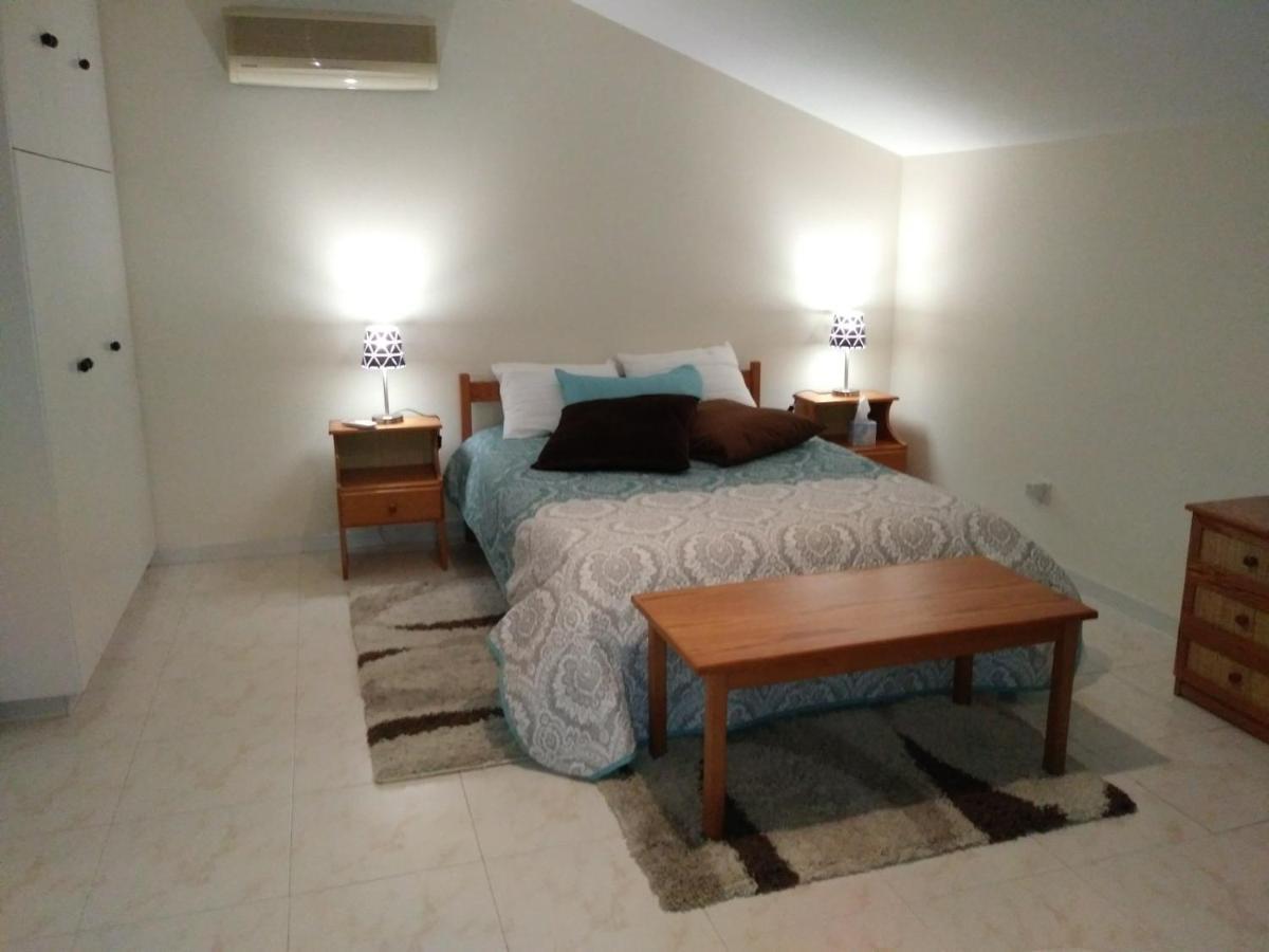 Must Stay - Sea & Salt Lake Panoramic View Apt Larnaca Esterno foto