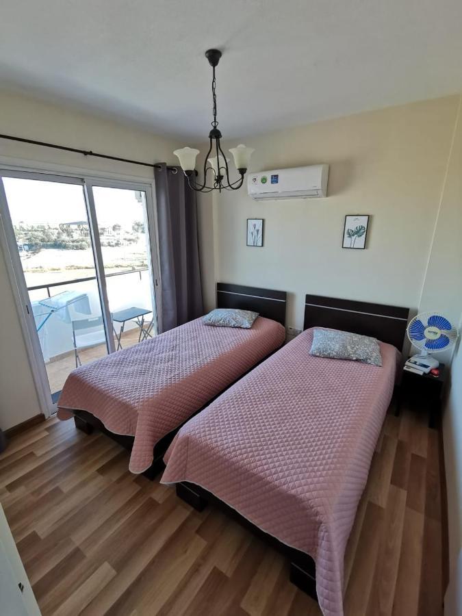 Must Stay - Sea & Salt Lake Panoramic View Apt Larnaca Esterno foto