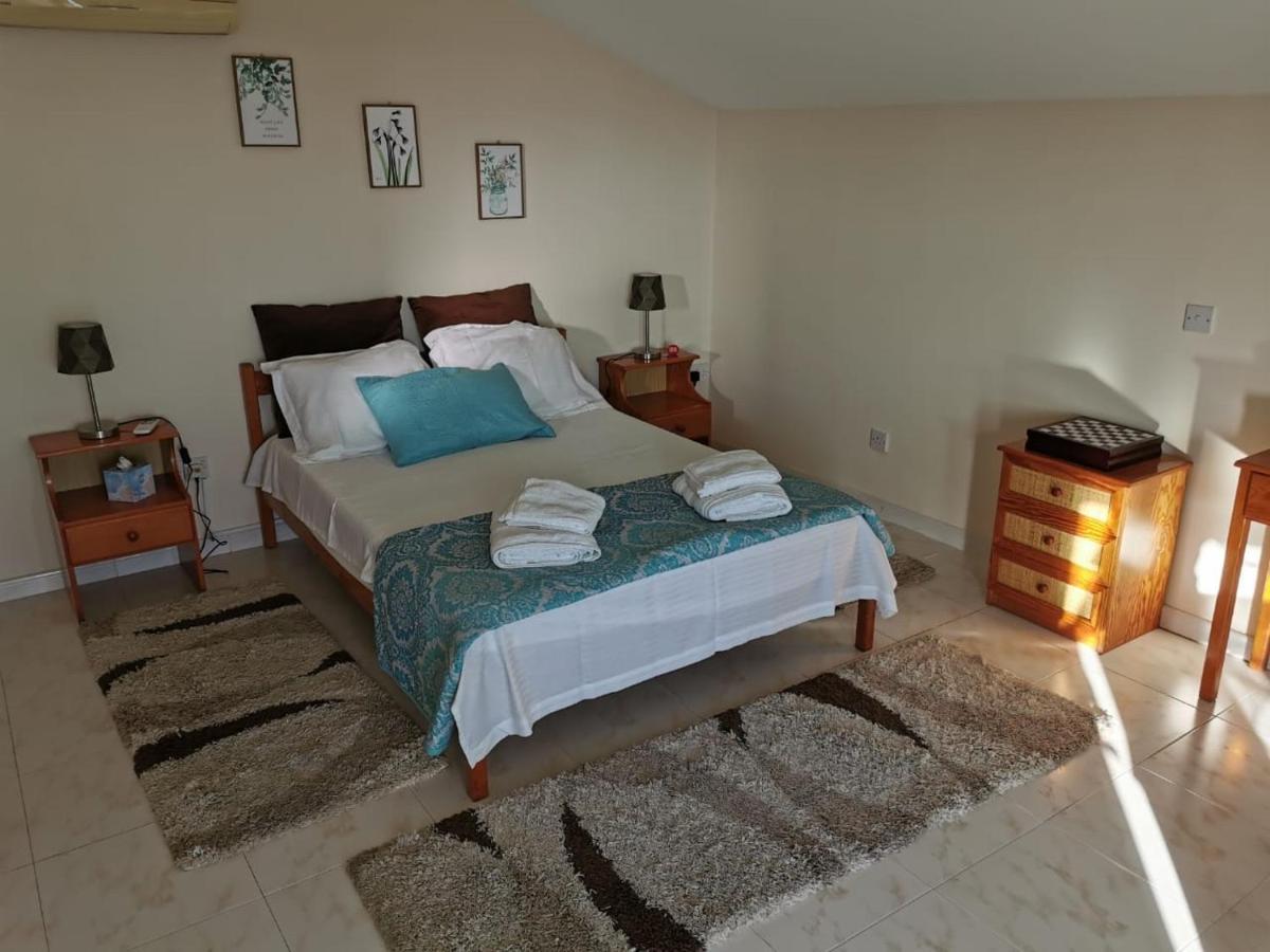 Must Stay - Sea & Salt Lake Panoramic View Apt Larnaca Esterno foto