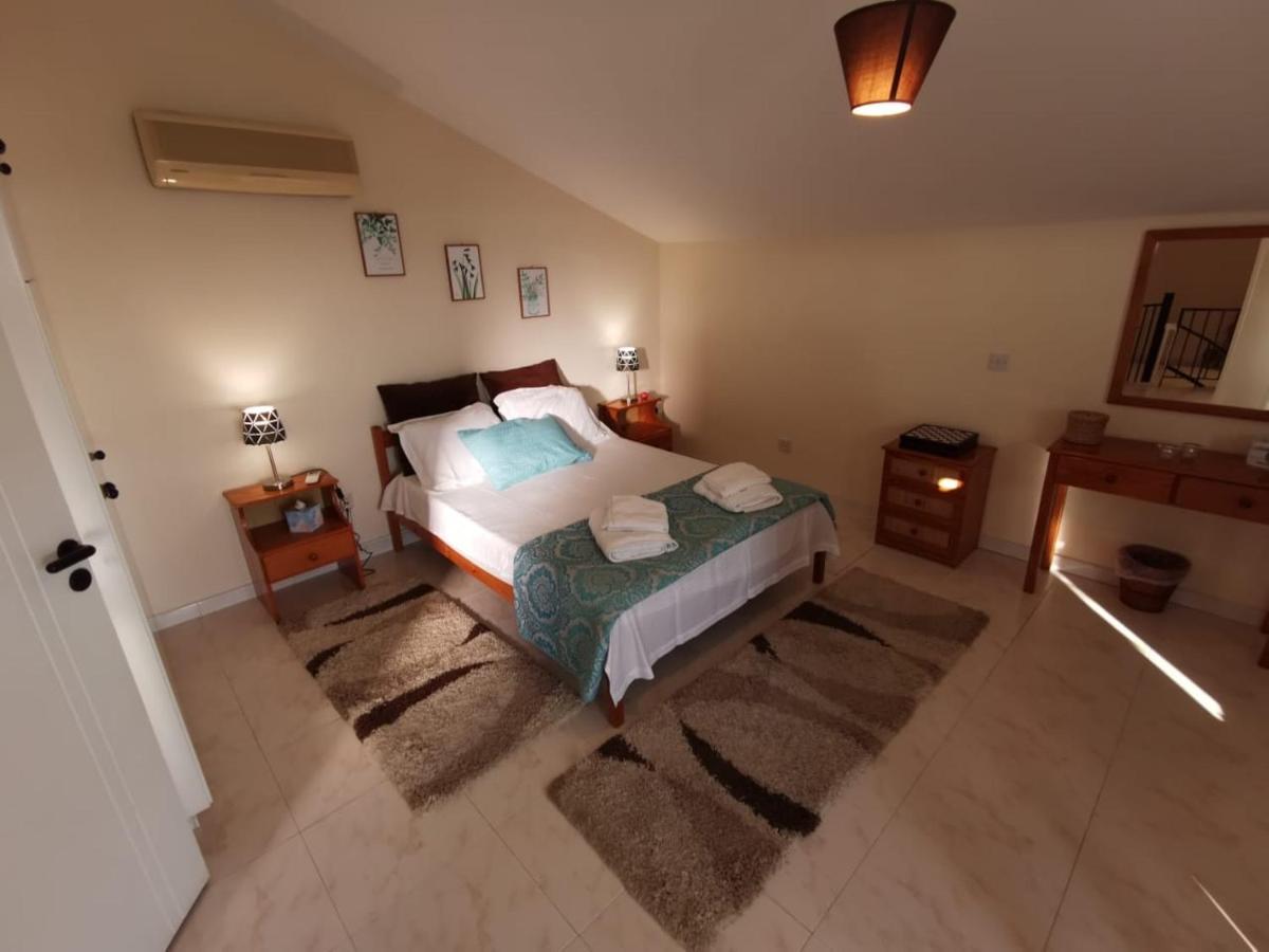 Must Stay - Sea & Salt Lake Panoramic View Apt Larnaca Esterno foto